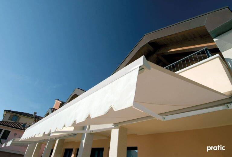 Pratic Markise Flex von Meinlamellendach.de ist eine moderne und platzsparende Sonnenschutz Alternative für Ihre Terrase.