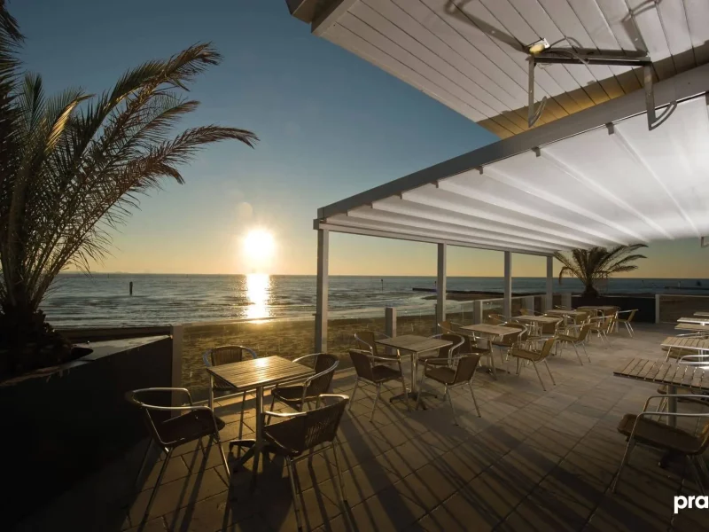 pratic-pergola-level-luxurioeser-sonnenschutz-strand-terrasse